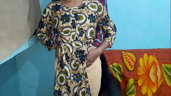 Slowly wooed and convinced her to fuck, she also enjoyed it but screamed a lot